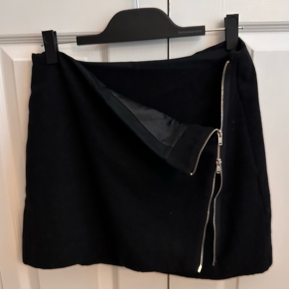 Gap - Zippered Wrap Wool Blend Skirt - Picture 3 of 4